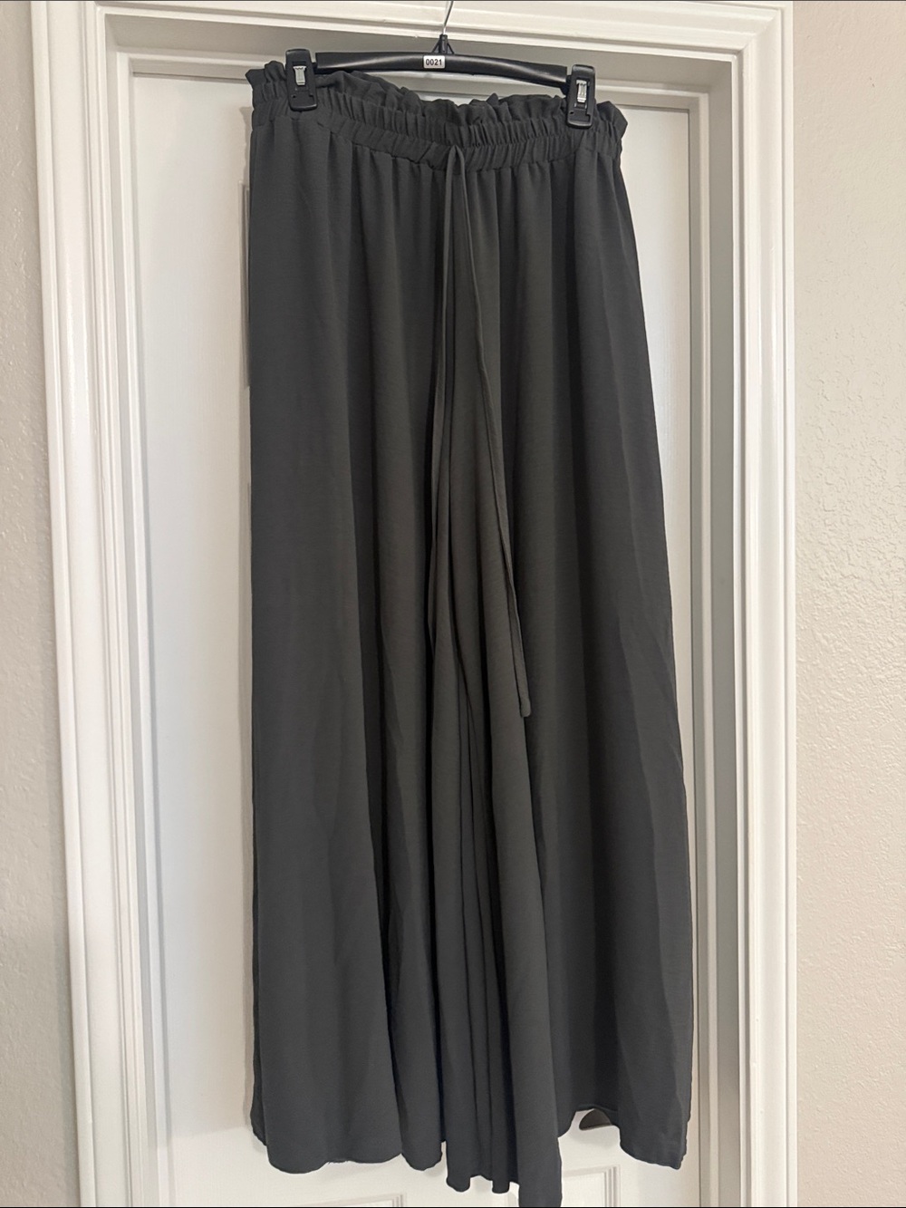 Black Elastic-Waist Palazzo Pants